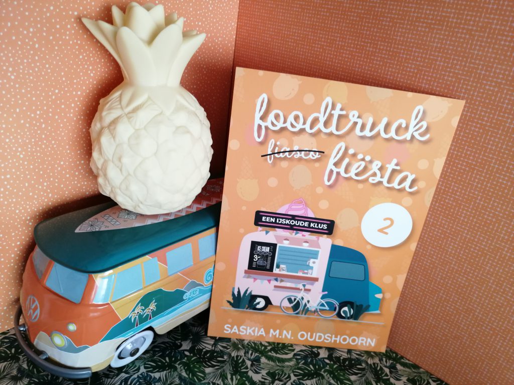 Cover van Foodtruck Fiësta 3: Een IJskoude klus, VW busje en een ananas. - BookDragon